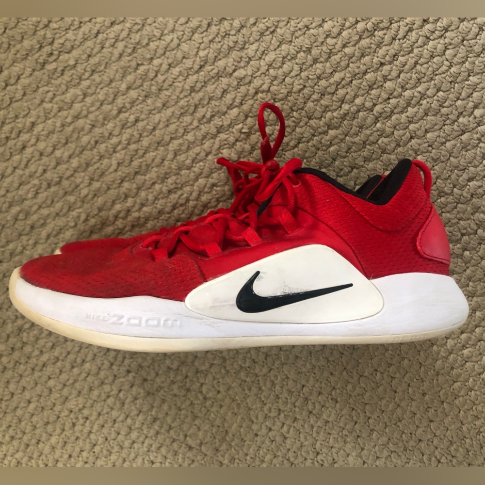 Hyperdunk X Low Red Size 11

Red /Black. Pre-Owned.